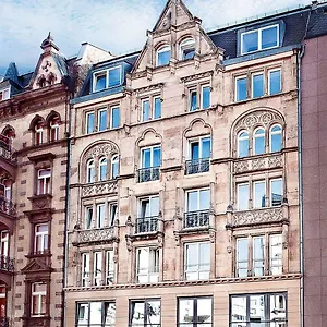אכסניה Five Elements And Capsules Frankfurt, פרנקפורט